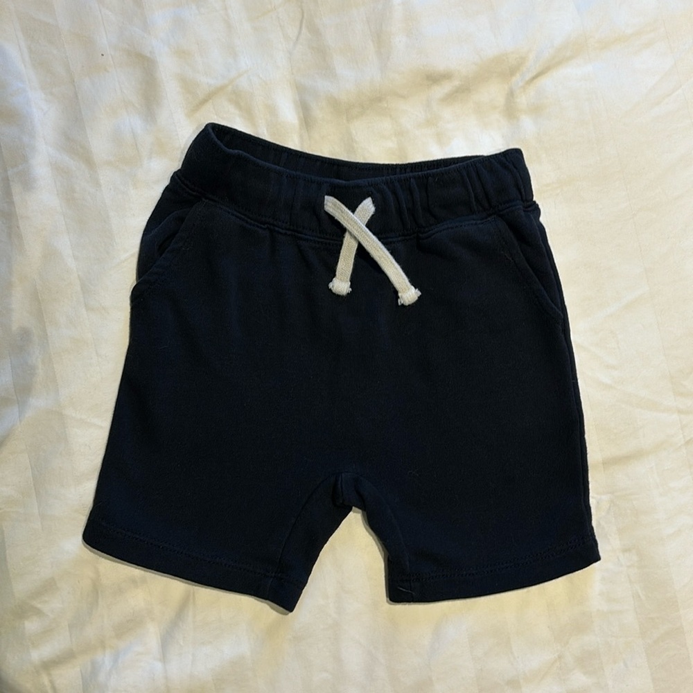 Boys 3T Black Knit Shorts